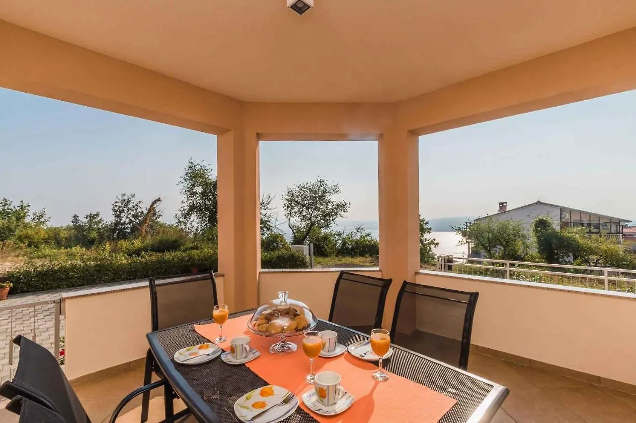 Apartment In Crikvenica 39347